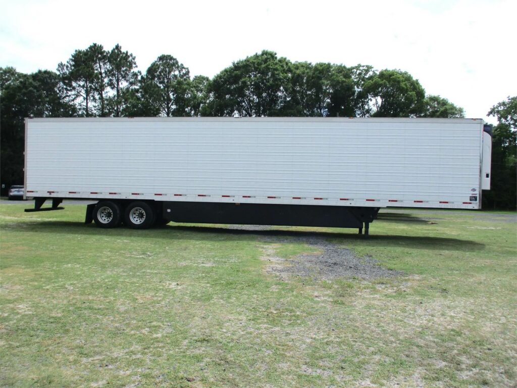 2022 UTILITY 53 FT CARRIER WITH 9117 HOURS AIR RIDE SWING DOOR