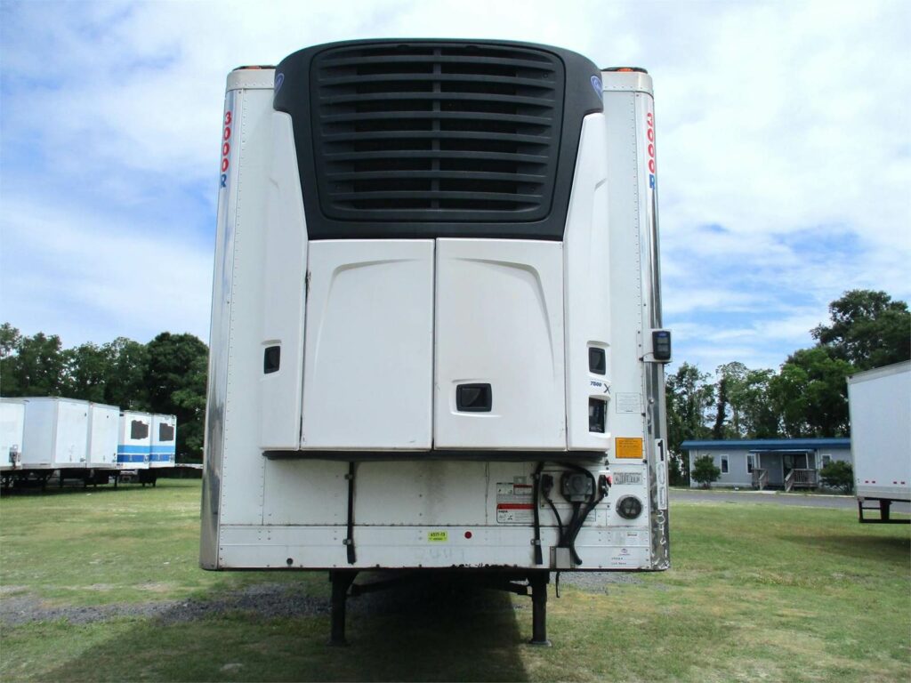 2022 UTILITY 53 FT CARRIER WITH 9117 HOURS AIR RIDE SWING DOOR