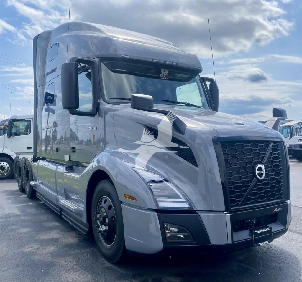 2025 Volvo VNL64T760