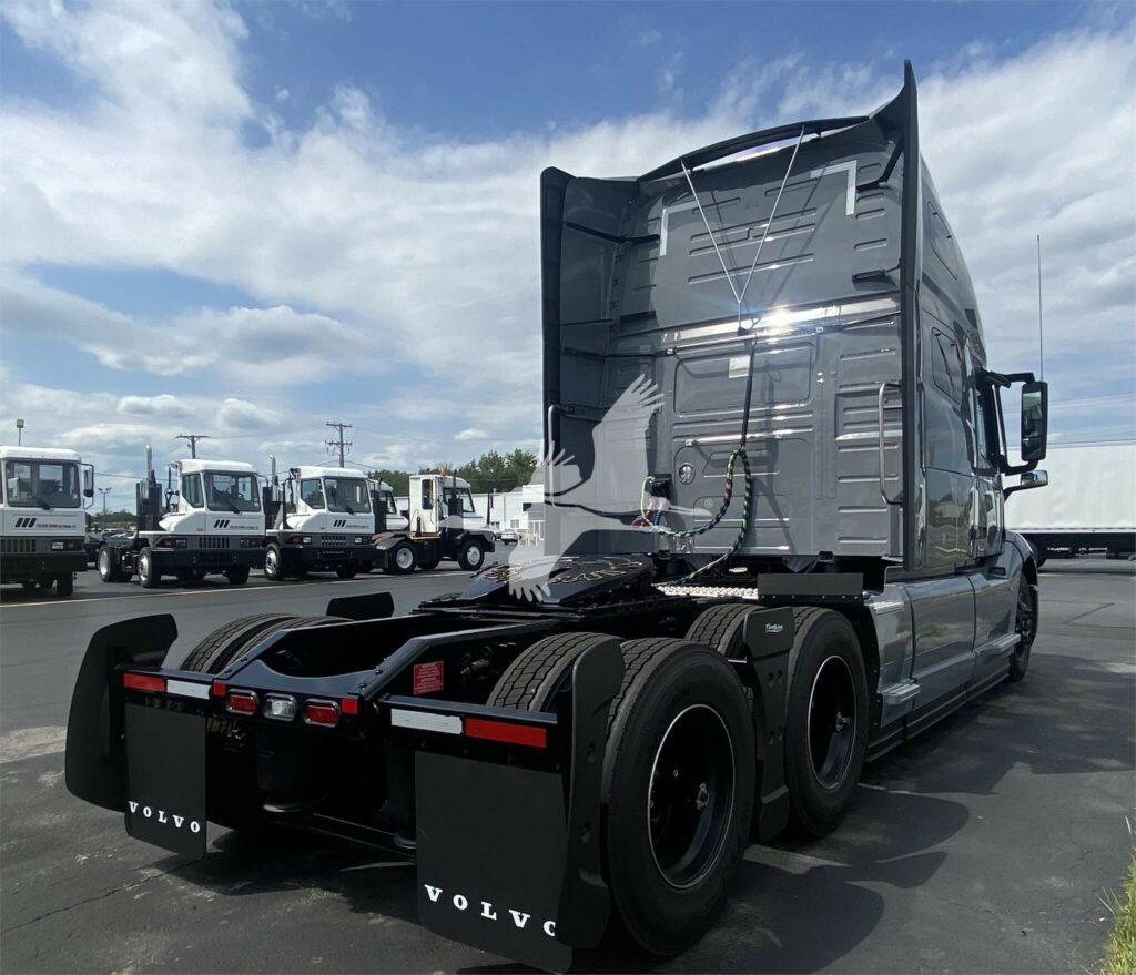 2025 Volvo VNL64T760