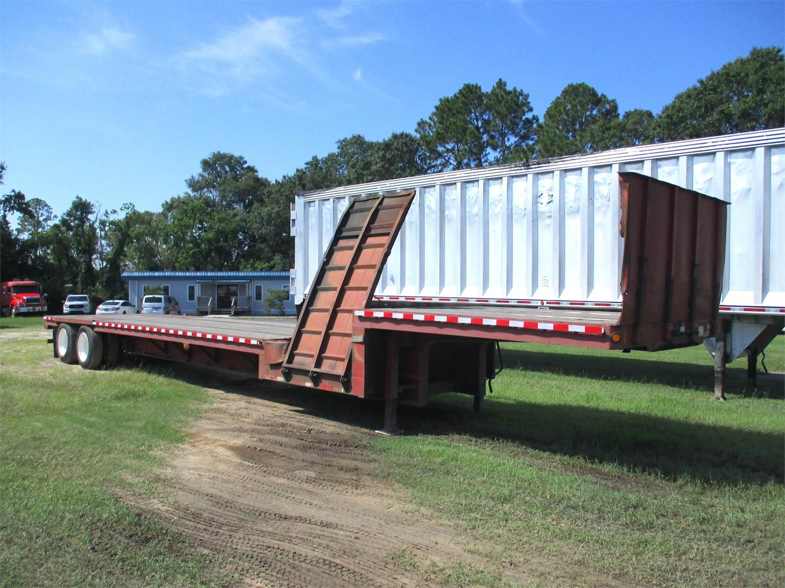 2001 Fontaine 46X102 FORKLIFT RAMP DROP DECK TRAILER - HandshakeFleet