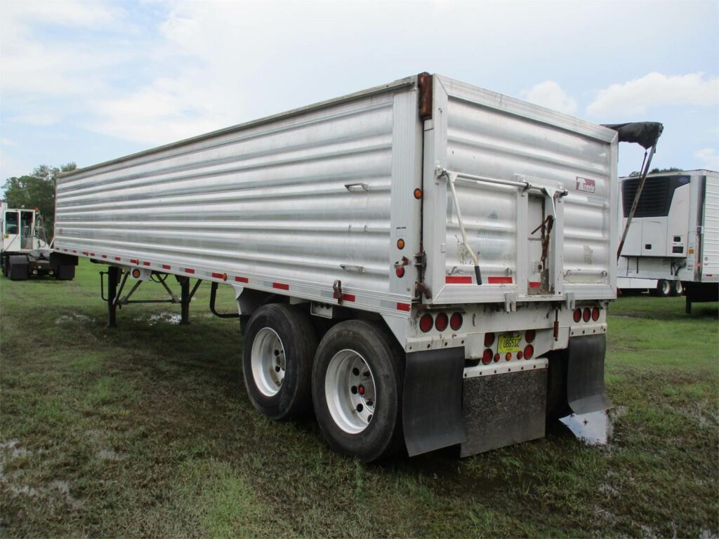 2017 Travis 39X102X60 FRAMELESS END DUMP WITH LINER