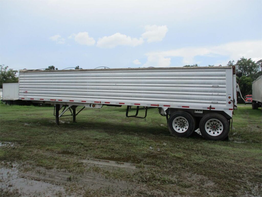 2017 Travis 39X102X60 FRAMELESS END DUMP WITH LINER