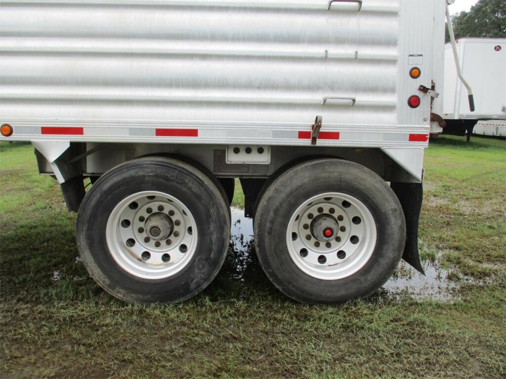 2017 Travis 39X102X60 FRAMELESS END DUMP WITH LINER