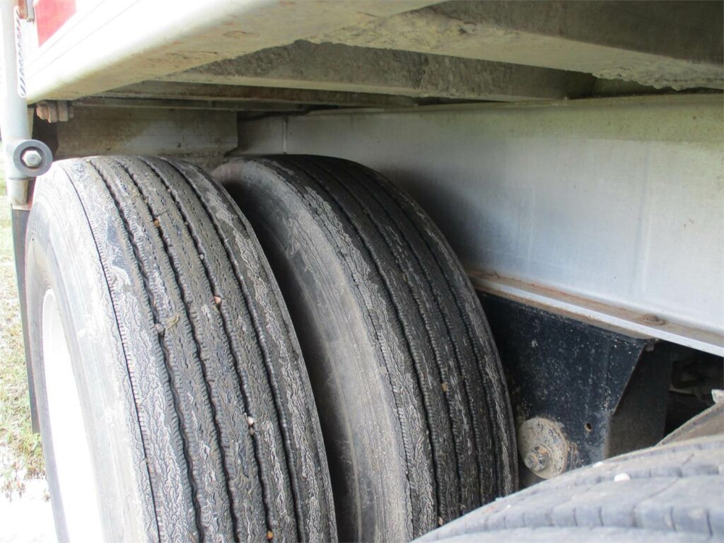 2017 Travis 39X102X60 FRAMELESS END DUMP WITH LINER