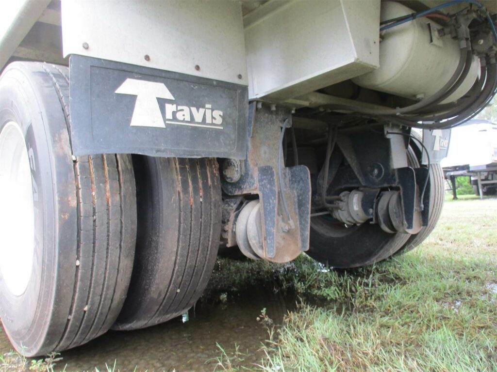 2017 Travis 39X102X60 FRAMELESS END DUMP WITH LINER