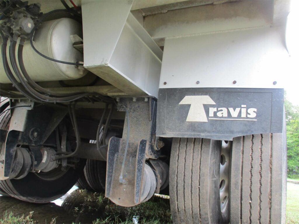 2017 Travis 39X102X60 FRAMELESS END DUMP WITH LINER