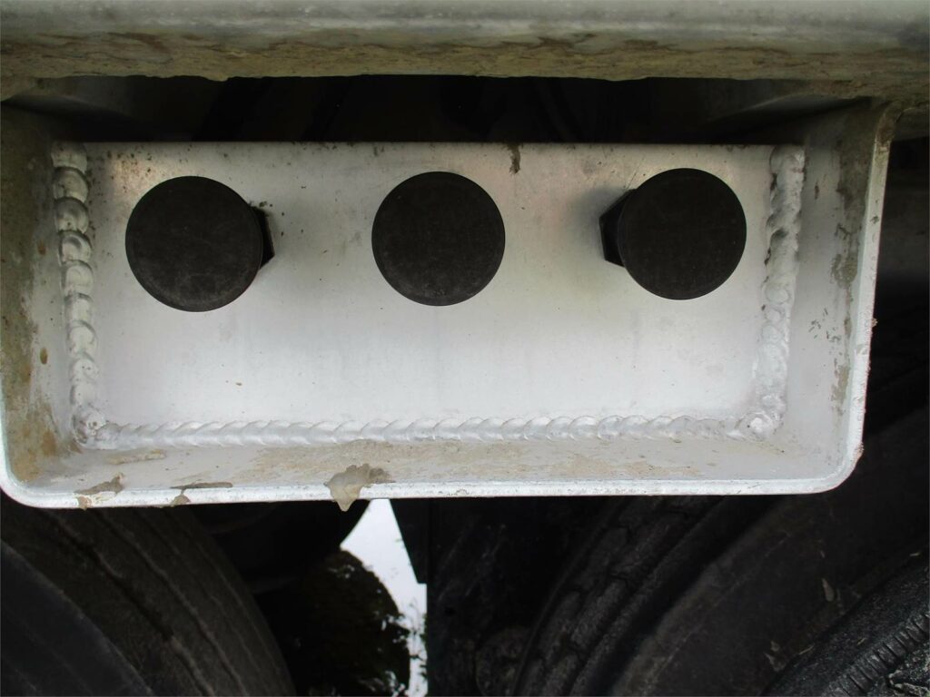 2017 Travis 39X102X60 FRAMELESS END DUMP WITH LINER