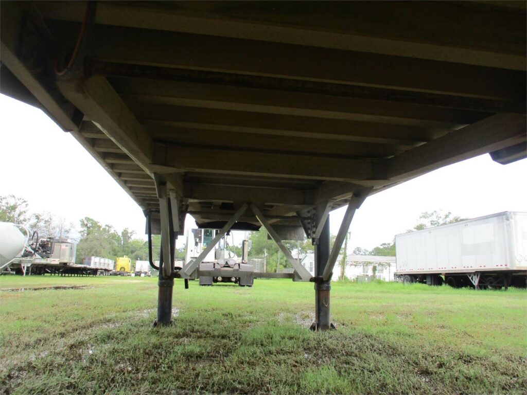 2017 Travis 39X102X60 FRAMELESS END DUMP WITH LINER