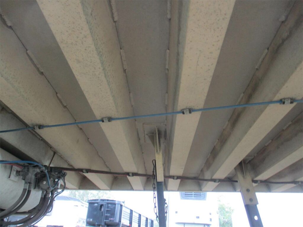 2017 Travis 39X102X60 FRAMELESS END DUMP WITH LINER