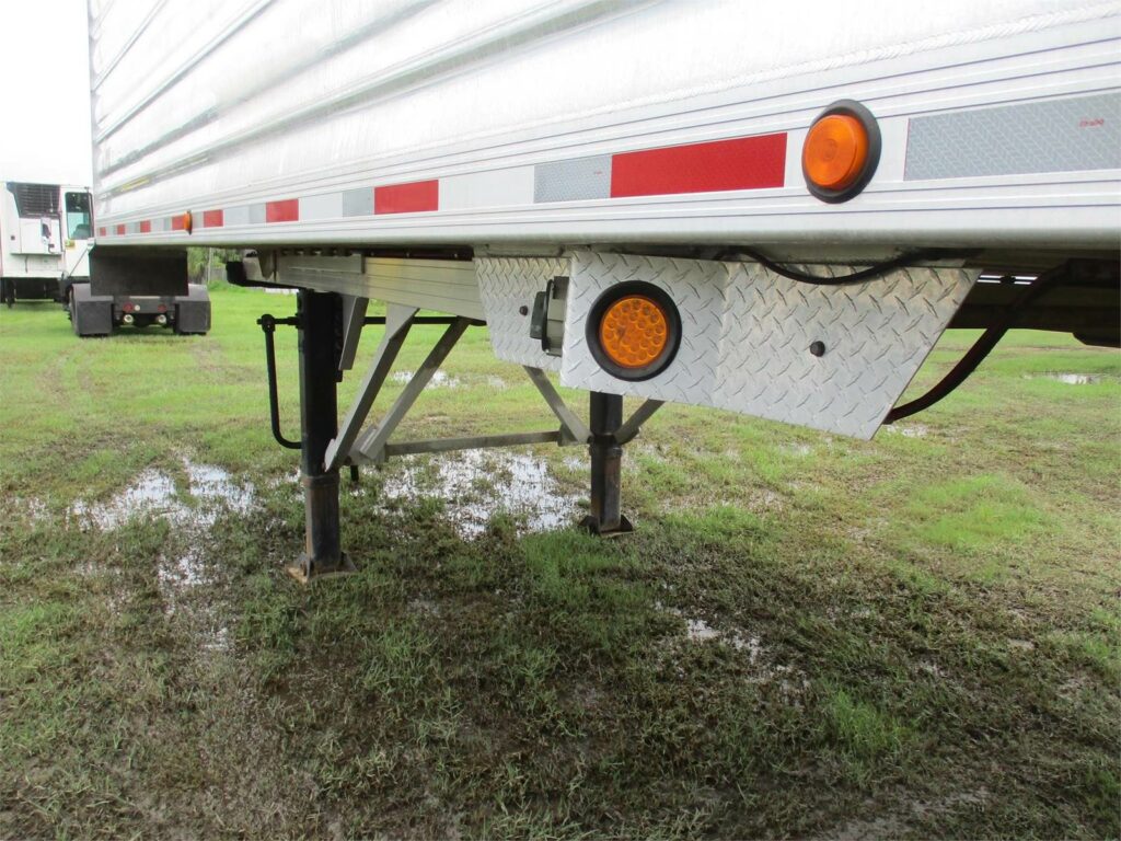 2017 Travis 39X102X60 FRAMELESS END DUMP WITH LINER