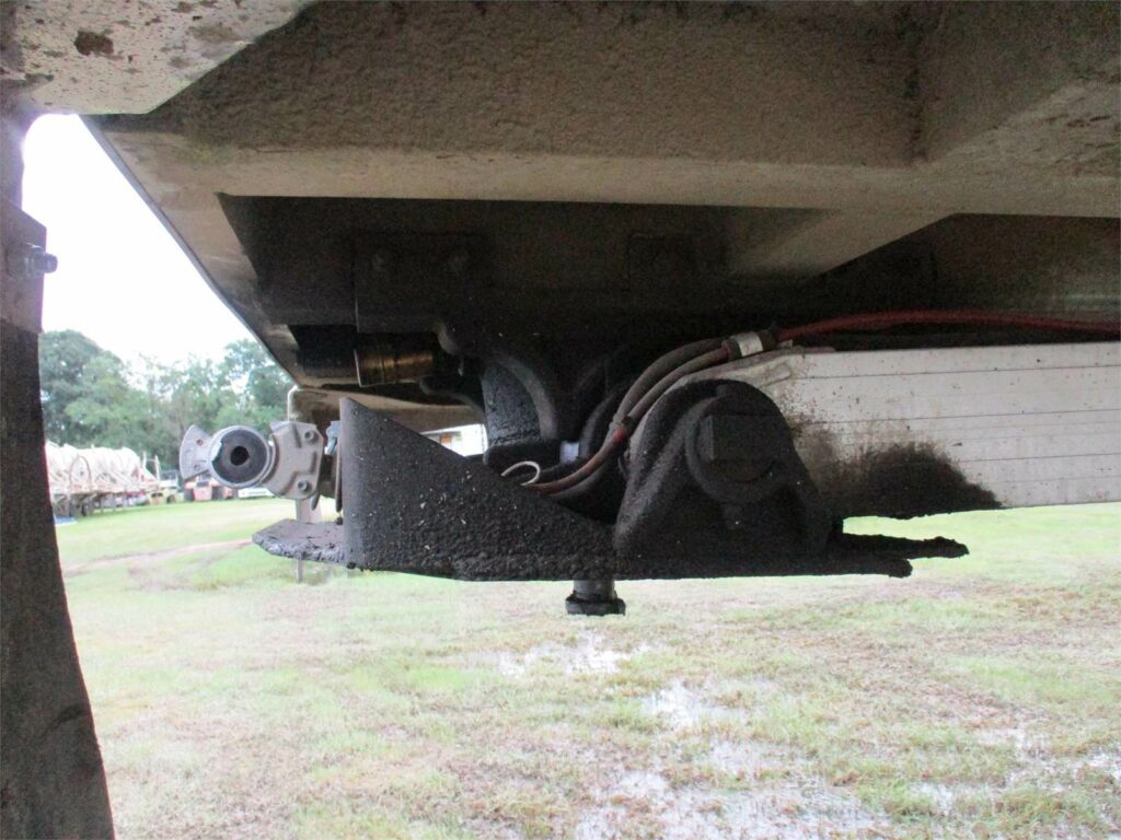 2017 Travis 39X102X60 FRAMELESS END DUMP WITH LINER