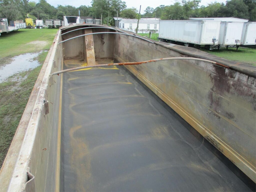 2017 Travis 39X102X60 FRAMELESS END DUMP WITH LINER