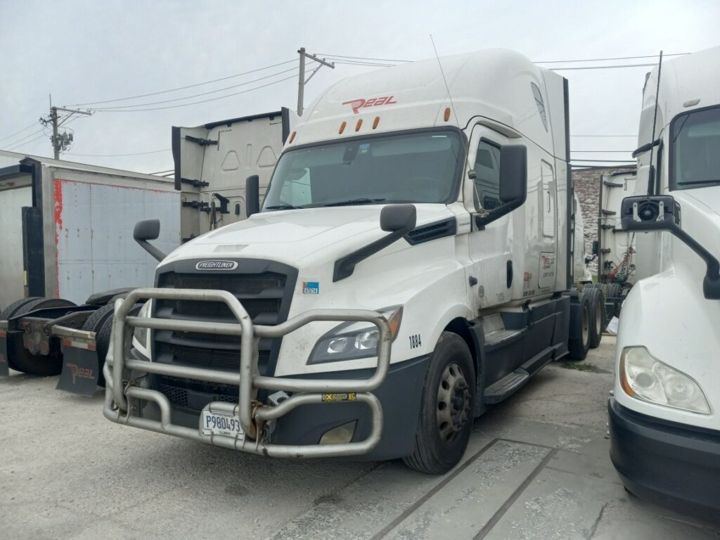 2018 Freightliner Cascadia #1884