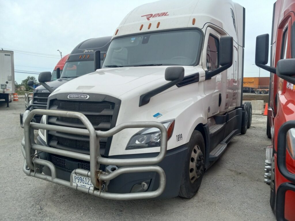 2019 Freightliner Cascadia #1899