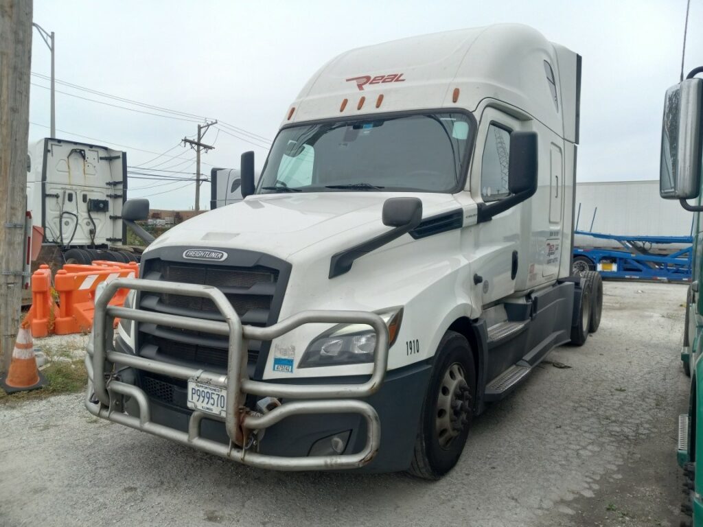 2019 Freightliner Cascadia #1910