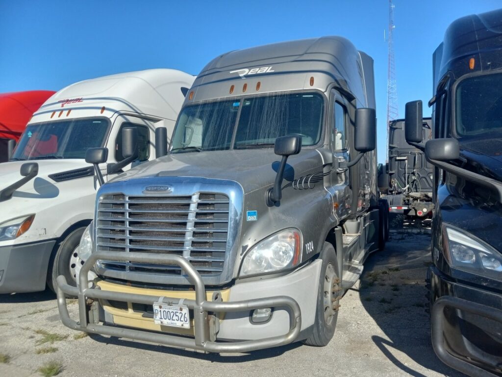 2017 Freightliner Cascadia #1924