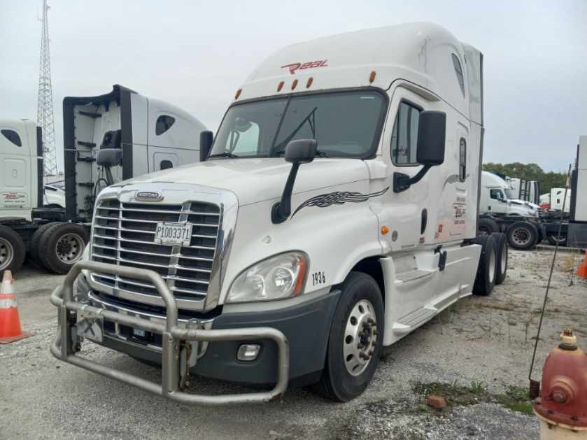 2017 Freightliner Cascadia #1936