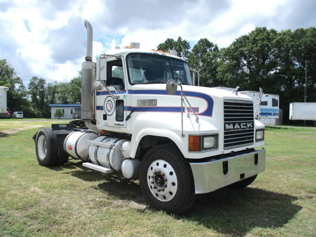 2006 Mack CHN612