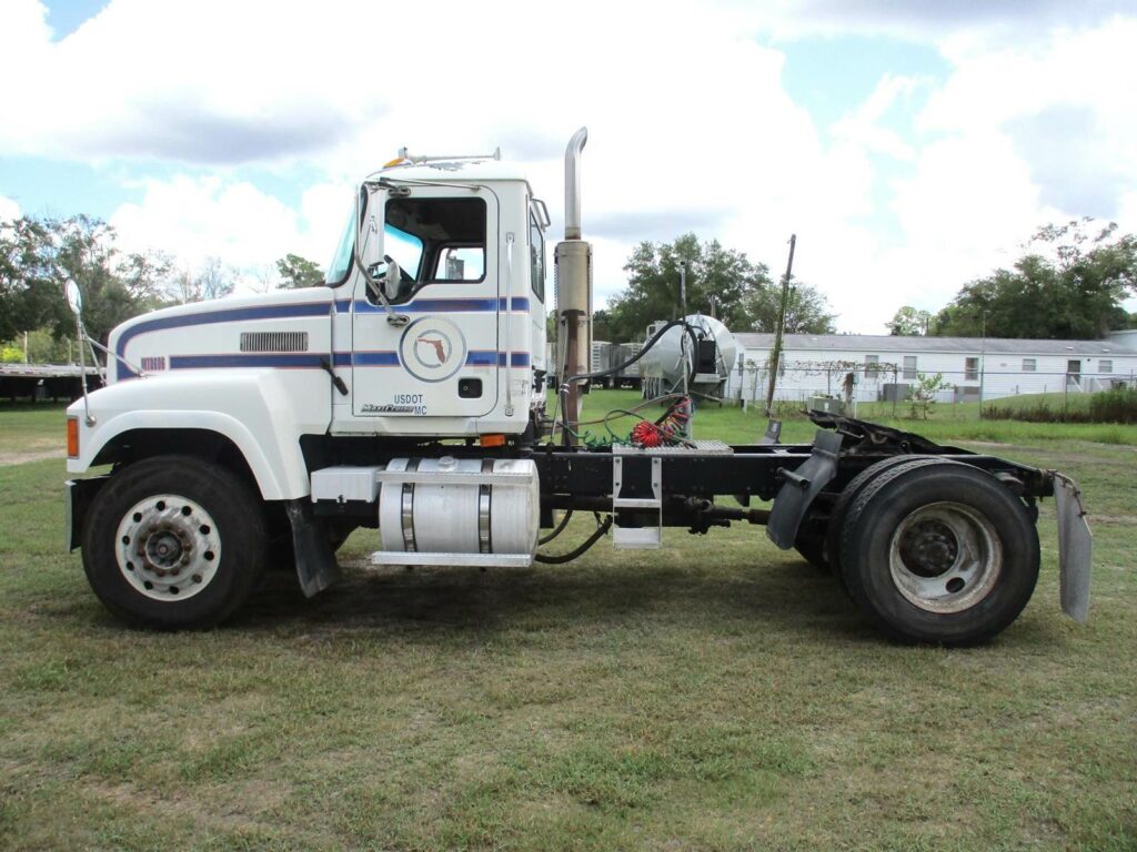 2006 Mack CHN612