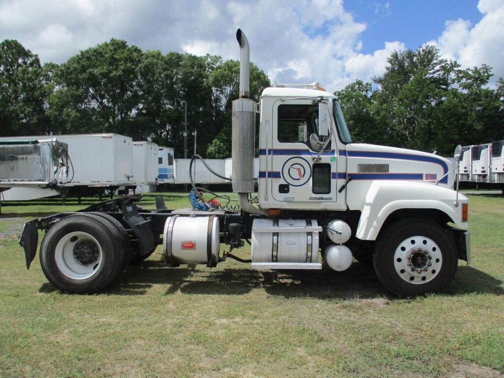 2006 Mack CHN612