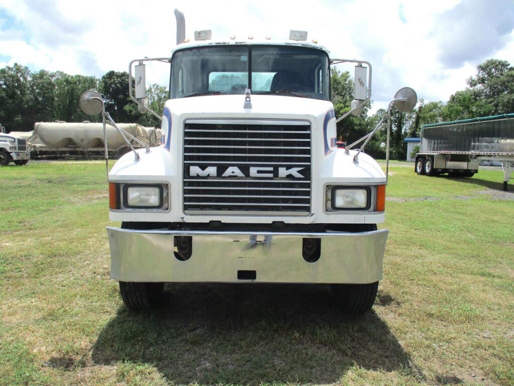 2006 Mack CHN612