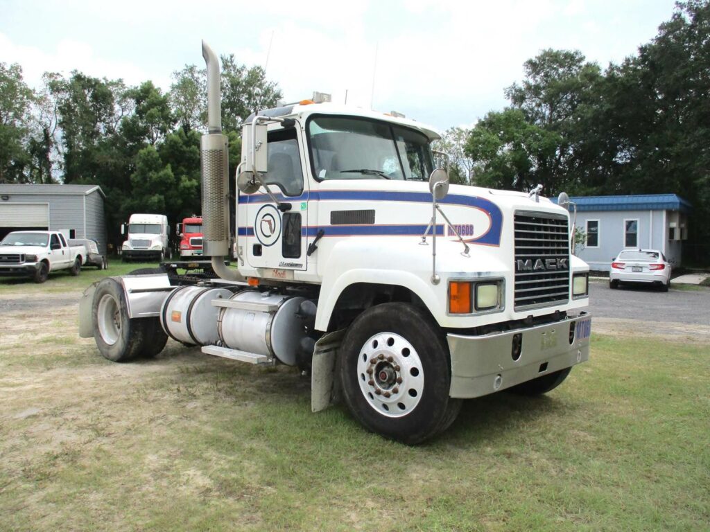 2006 Mack CHN612