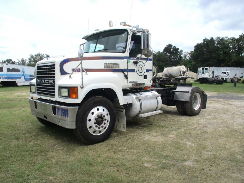 2006 Mack CHN612