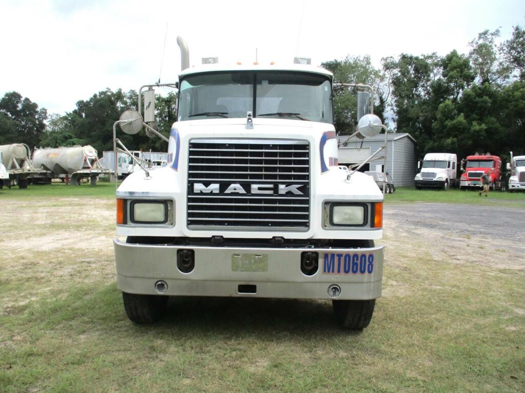 2006 Mack CHN612