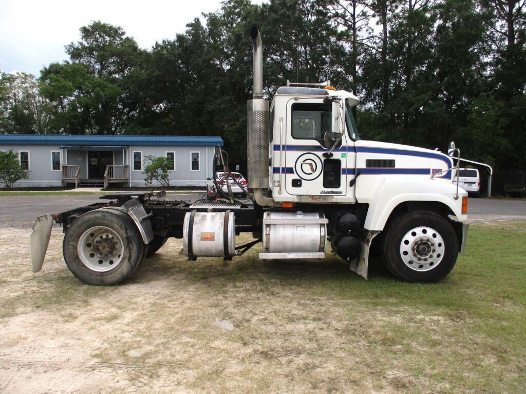 2006 Mack CHN612