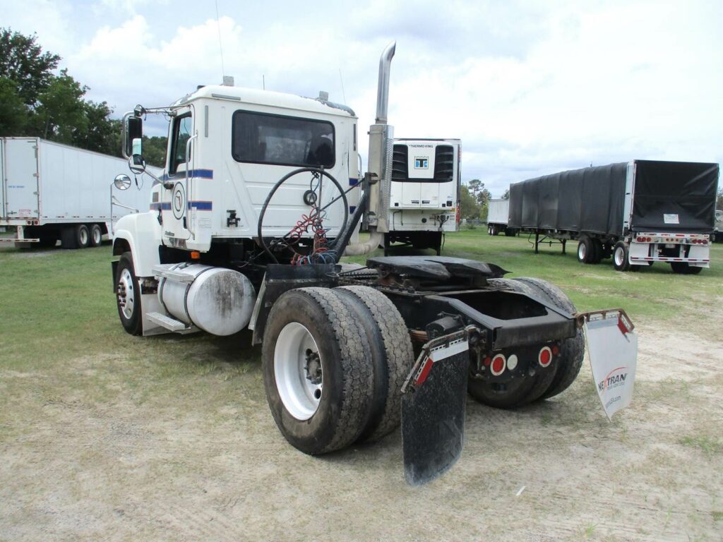 2006 Mack CHN612