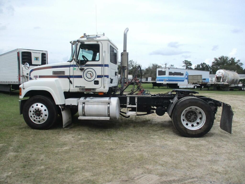 2006 Mack CHN612