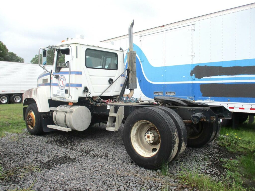 2006 Mack CHN612