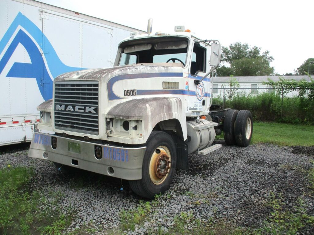 2006 Mack CHN612