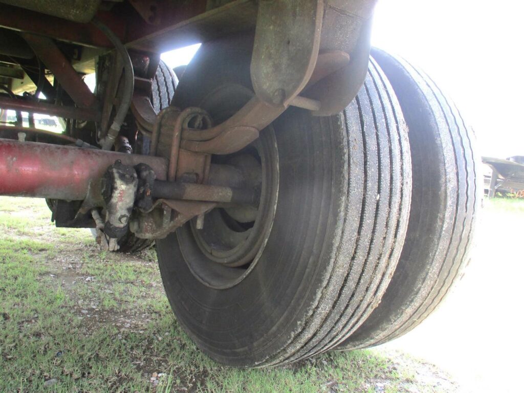 1997 Wilson 48X96 FLATBED WITH STEEL FLOOR SPRING SUSPENSION