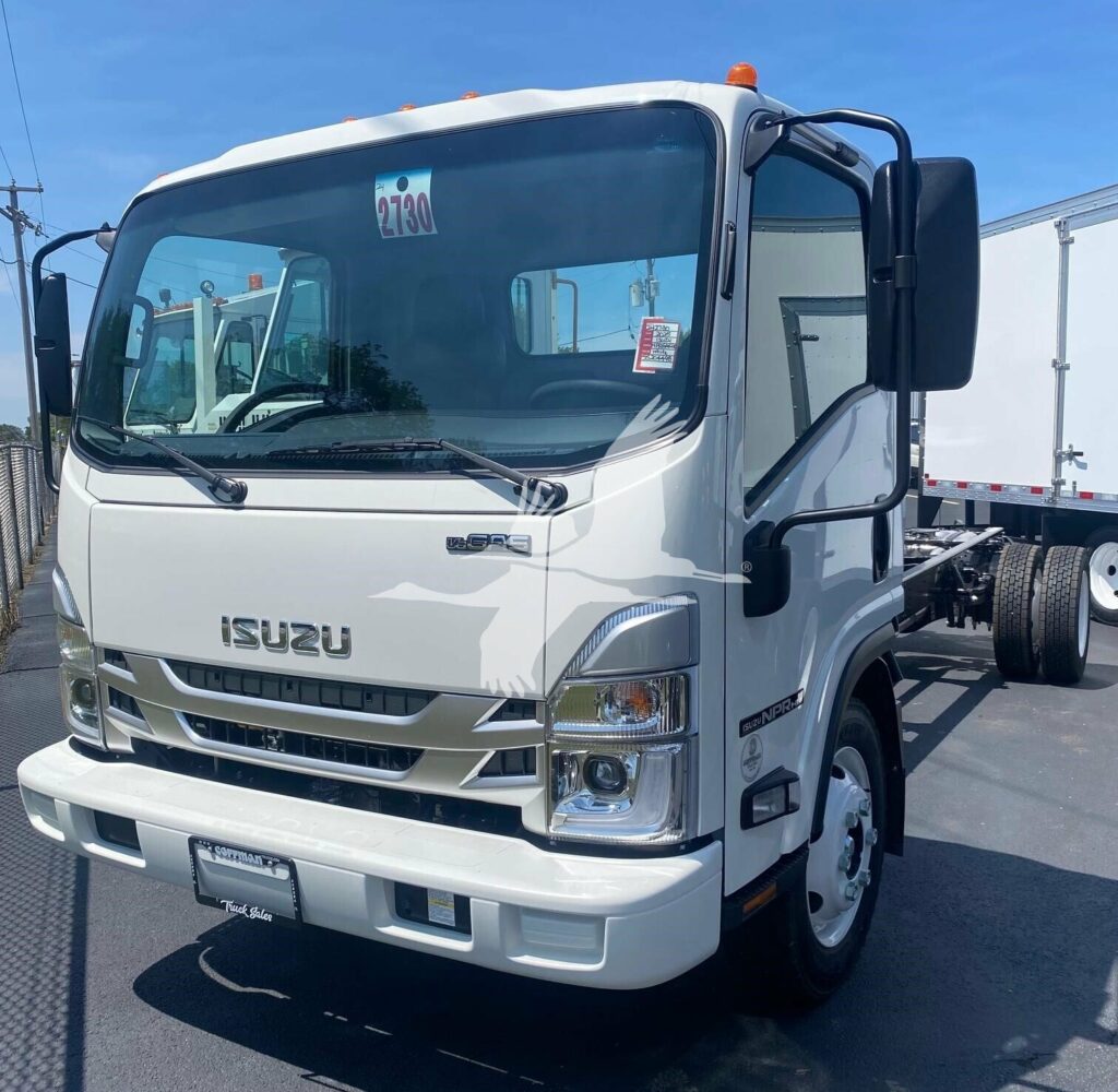 2025 Isuzu NPR HD