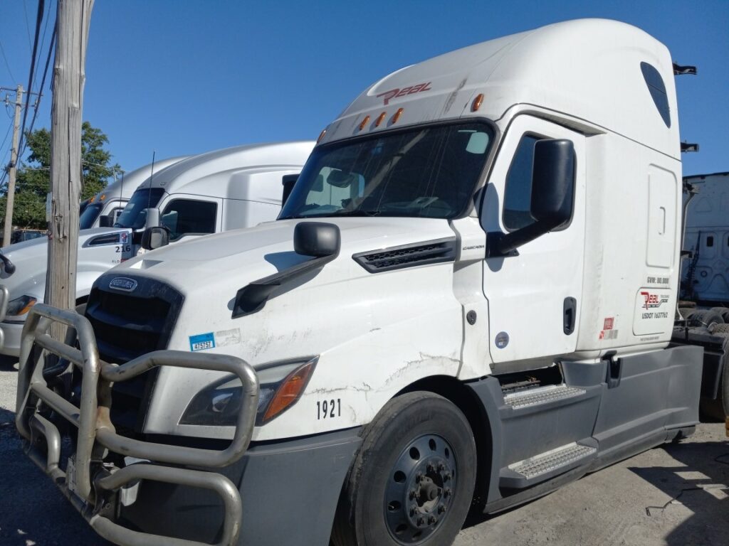 2019 Freightliner Cascadia # 1921