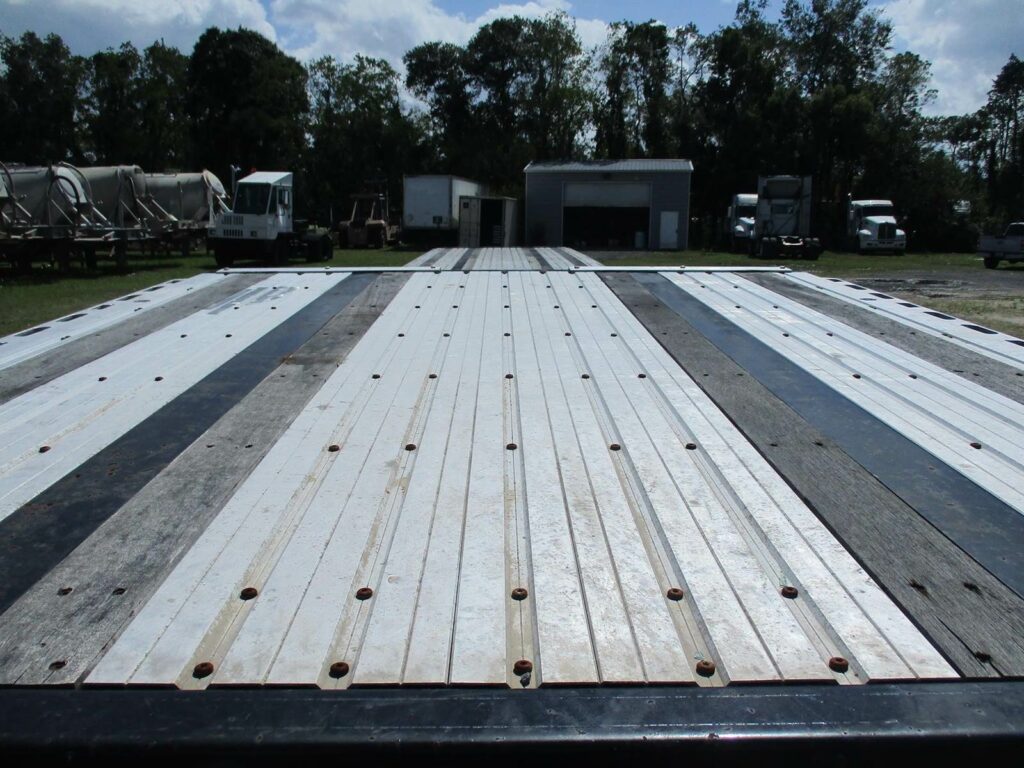 2023 Fontaine 53 STEPDECK WITH NEW HD RAMP KIT, NEW TIRES AND BR