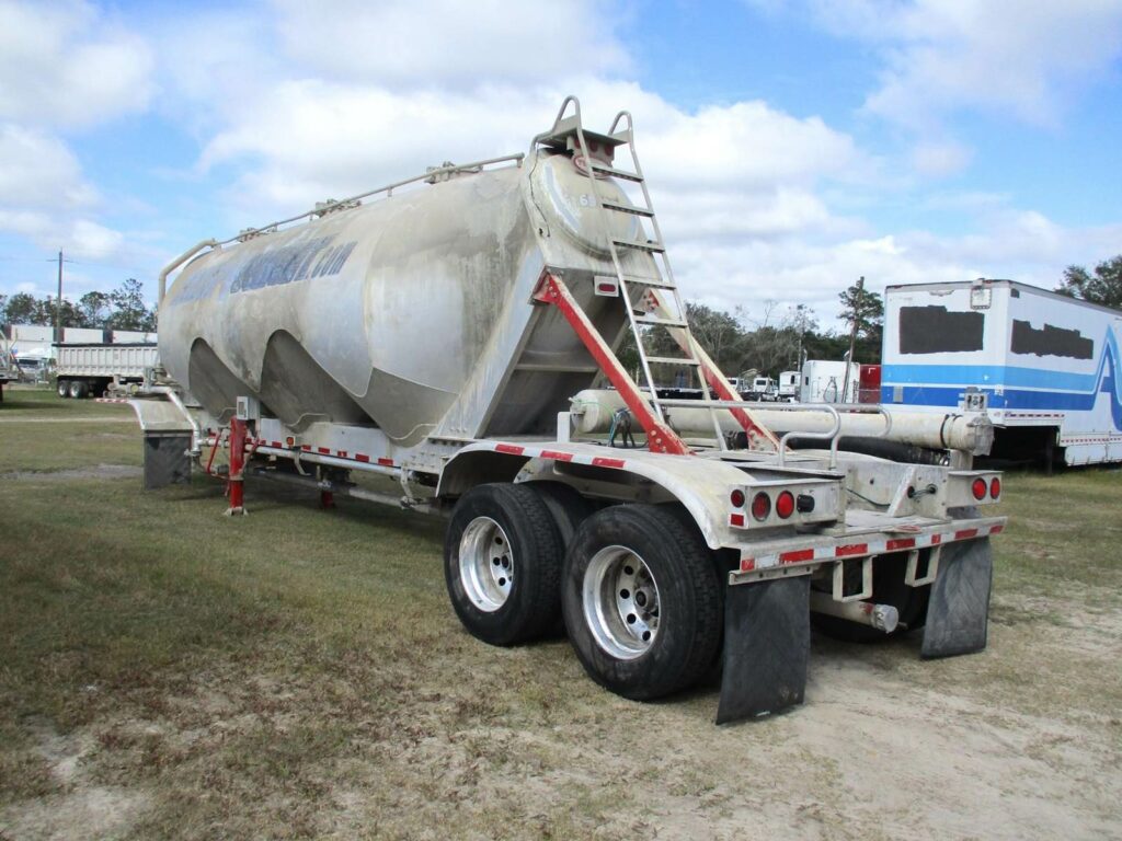 2015 Troxell 1000 CUBIC FT PNEUMATIC TANKER WITH REAR DISCHARGE