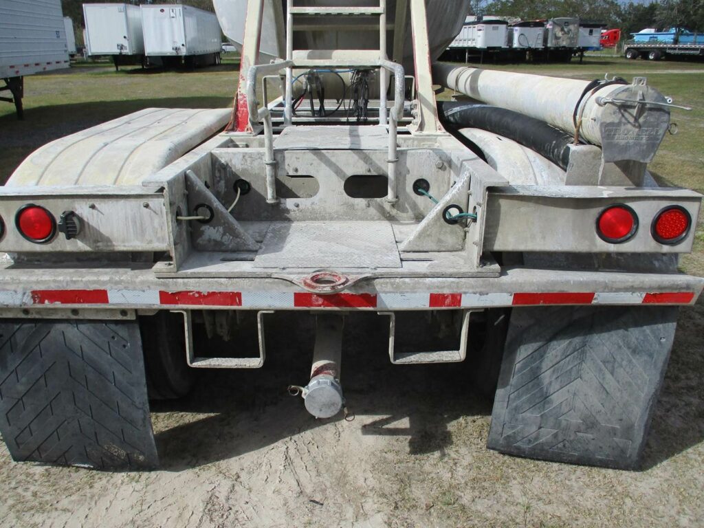 2015 Troxell 1000 CUBIC FT PNEUMATIC TANKER WITH REAR DISCHARGE