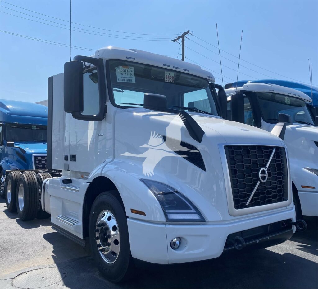 2025 Volvo VNR64T300