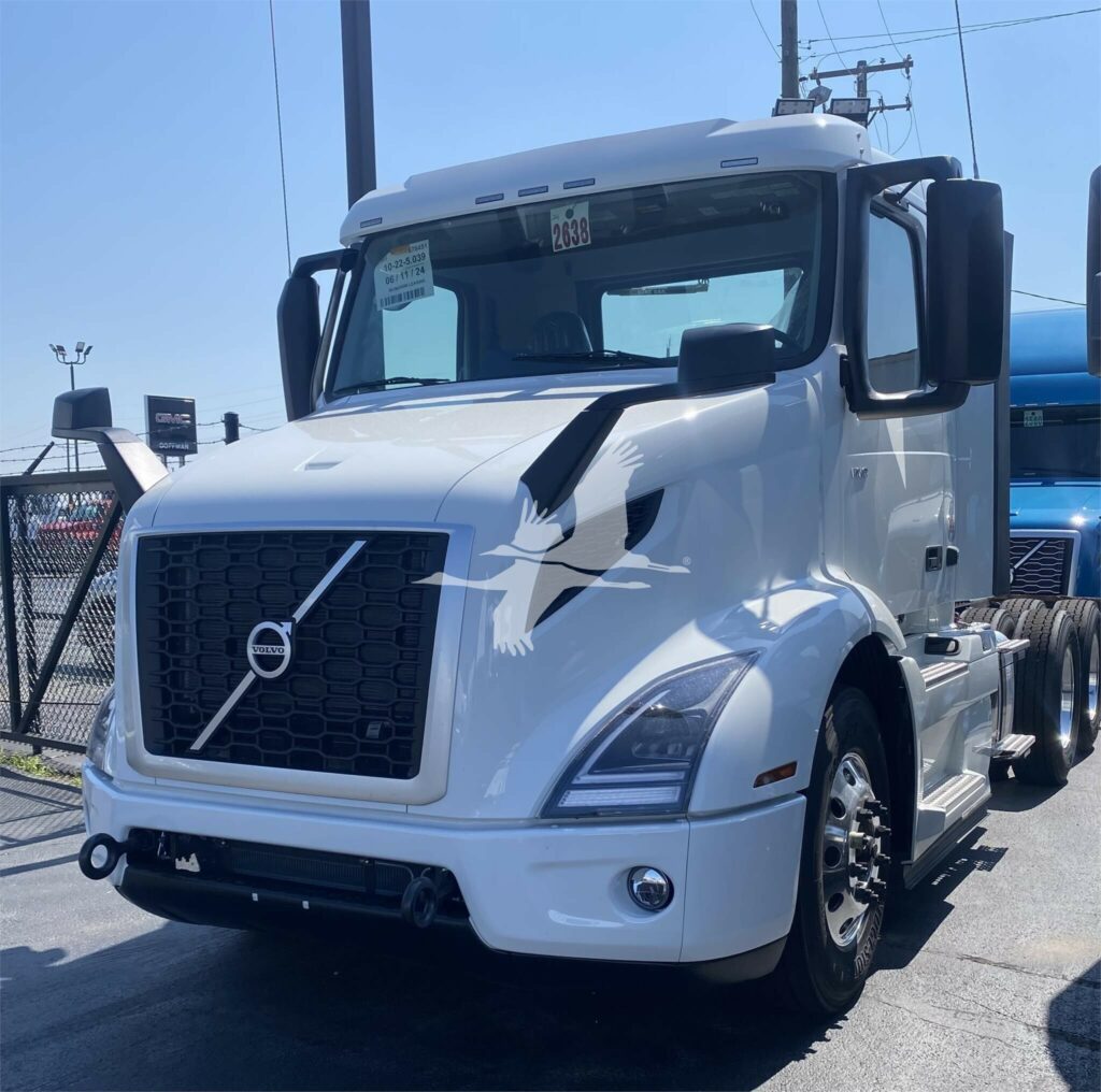 2025 Volvo VNR64T300