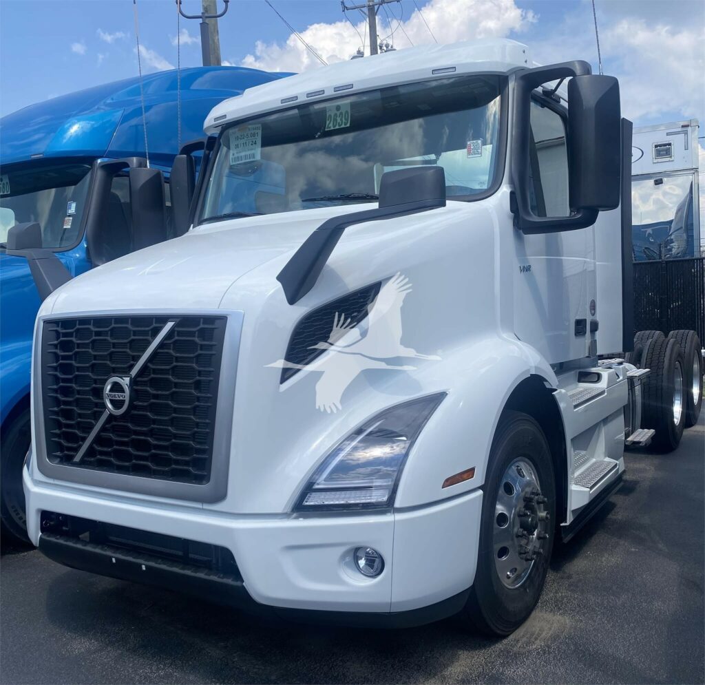 2025 Volvo VNR64T300