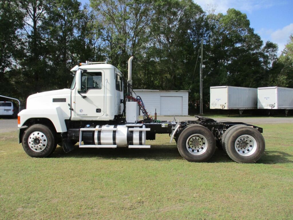 2017 Mack Pinnacle CHU613