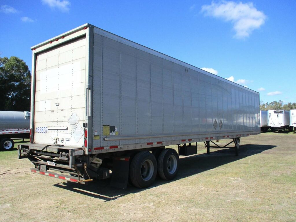 2015 Wabash 48X102 WITH 3000 POUND LIFTGATE