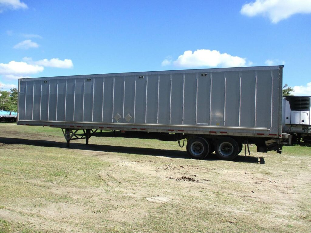 2015 Wabash 48X102 WITH 3000 POUND LIFTGATE