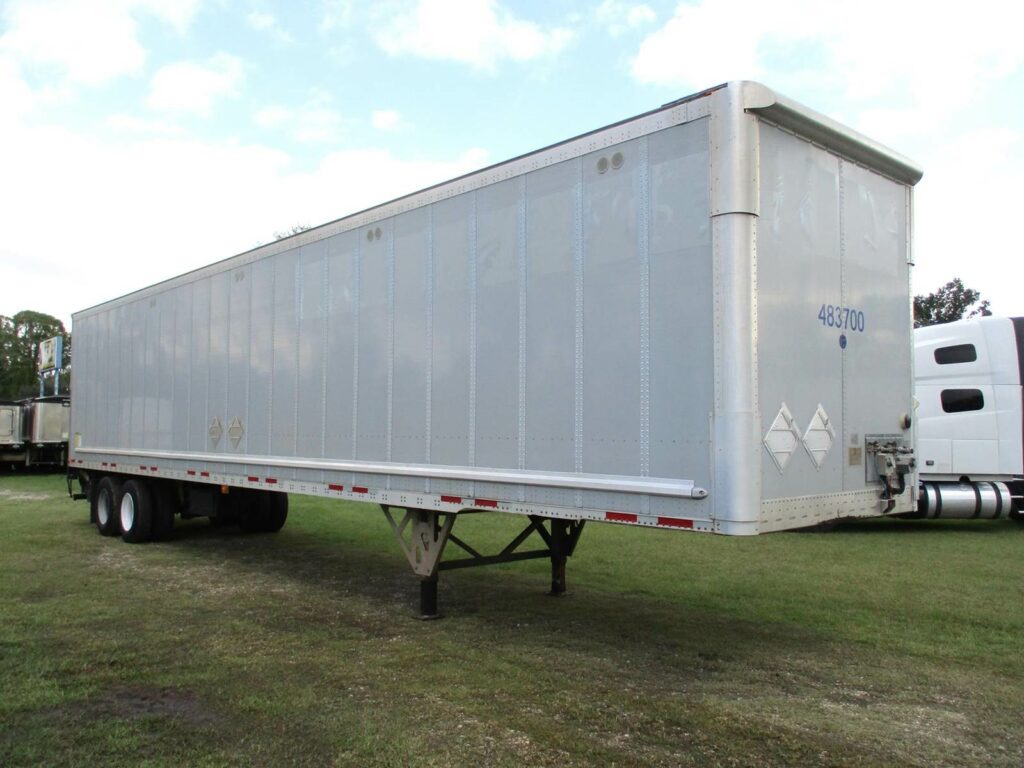 2015 Wabash 48X102 WITH ROLLUP DOOR AND 3000 POUND LIFTGATE