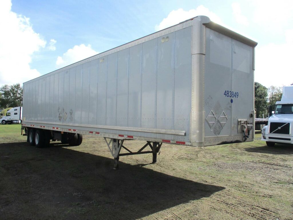 2015 Wabash 48X102 WITH ROLLUP DOOR AND 3000 POUND LIFTGATE