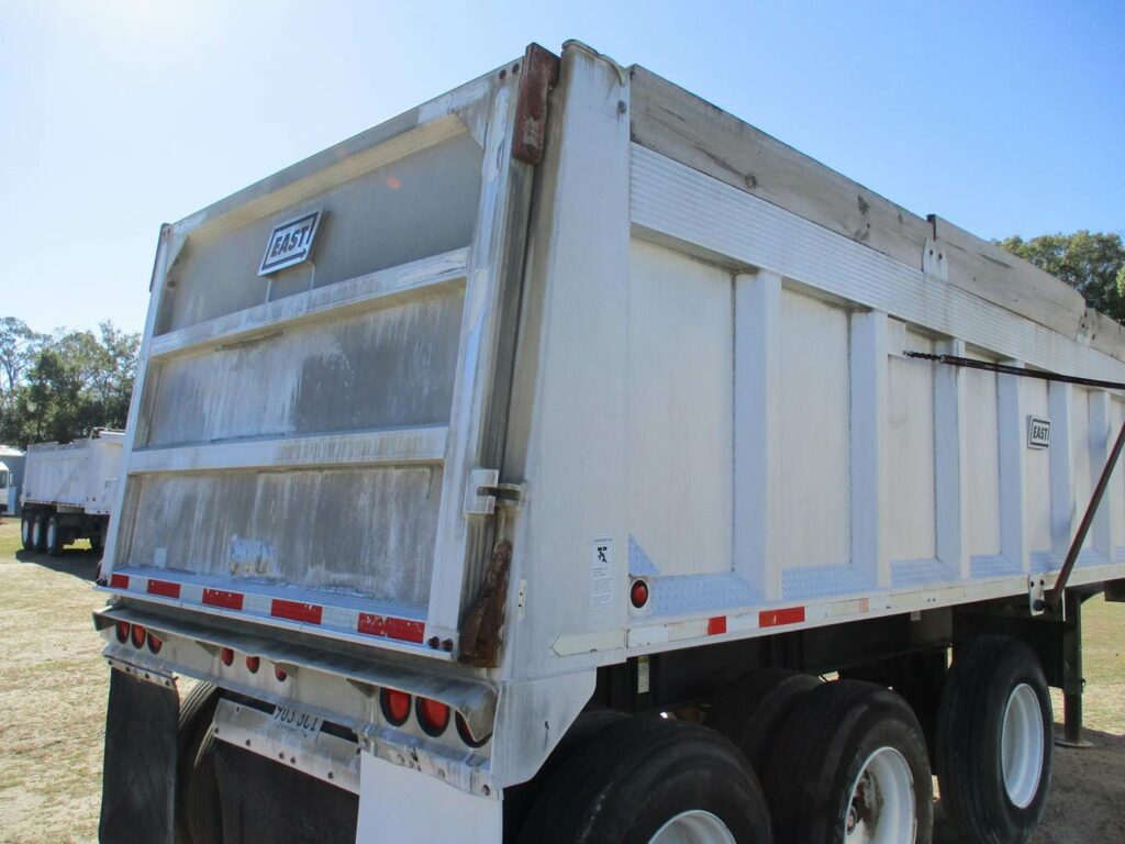 2007 East 30 FT FRAMED TRI-AXLE FL SPEC END DUMP