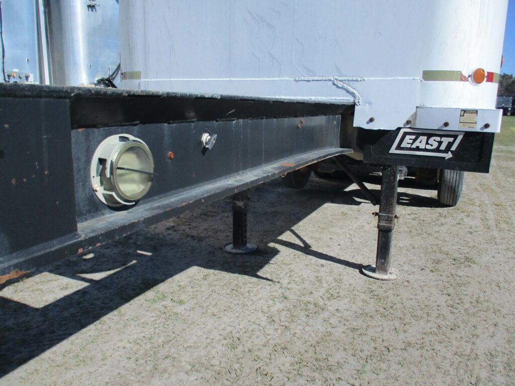 2007 East 30 FT FRAMED TRI-AXLE FL SPEC END DUMP